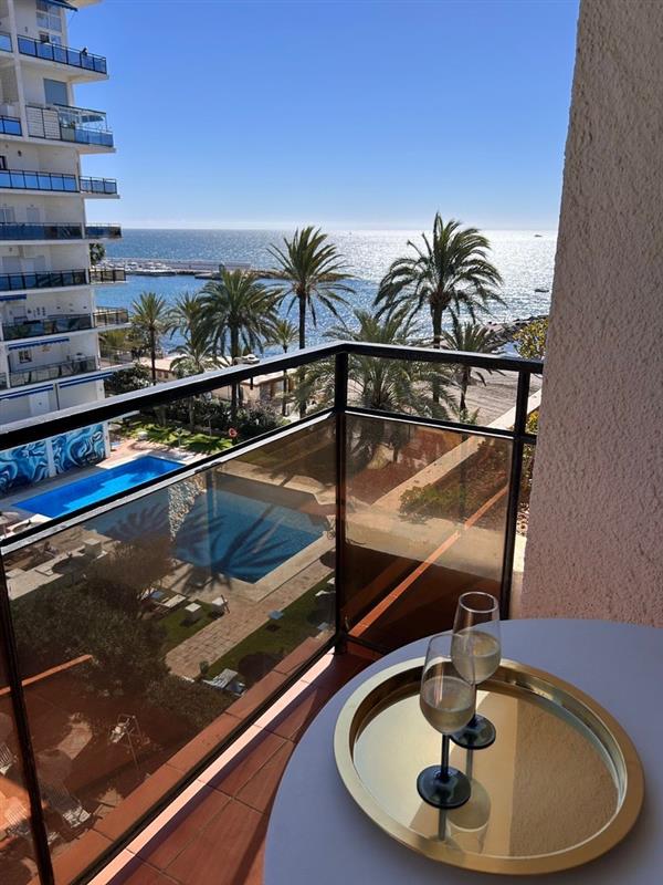 Marbella beachside apartment — sea view